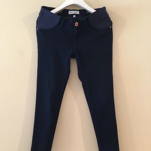 Skinny maternity jeans